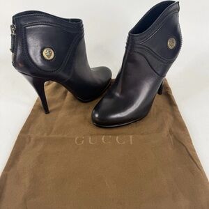 Gucci Diana Hysteria Gold Medallion Black Leather Ankle Heel Boots Women's 8.5